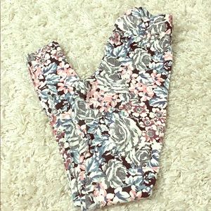 American Eagle floral print legging